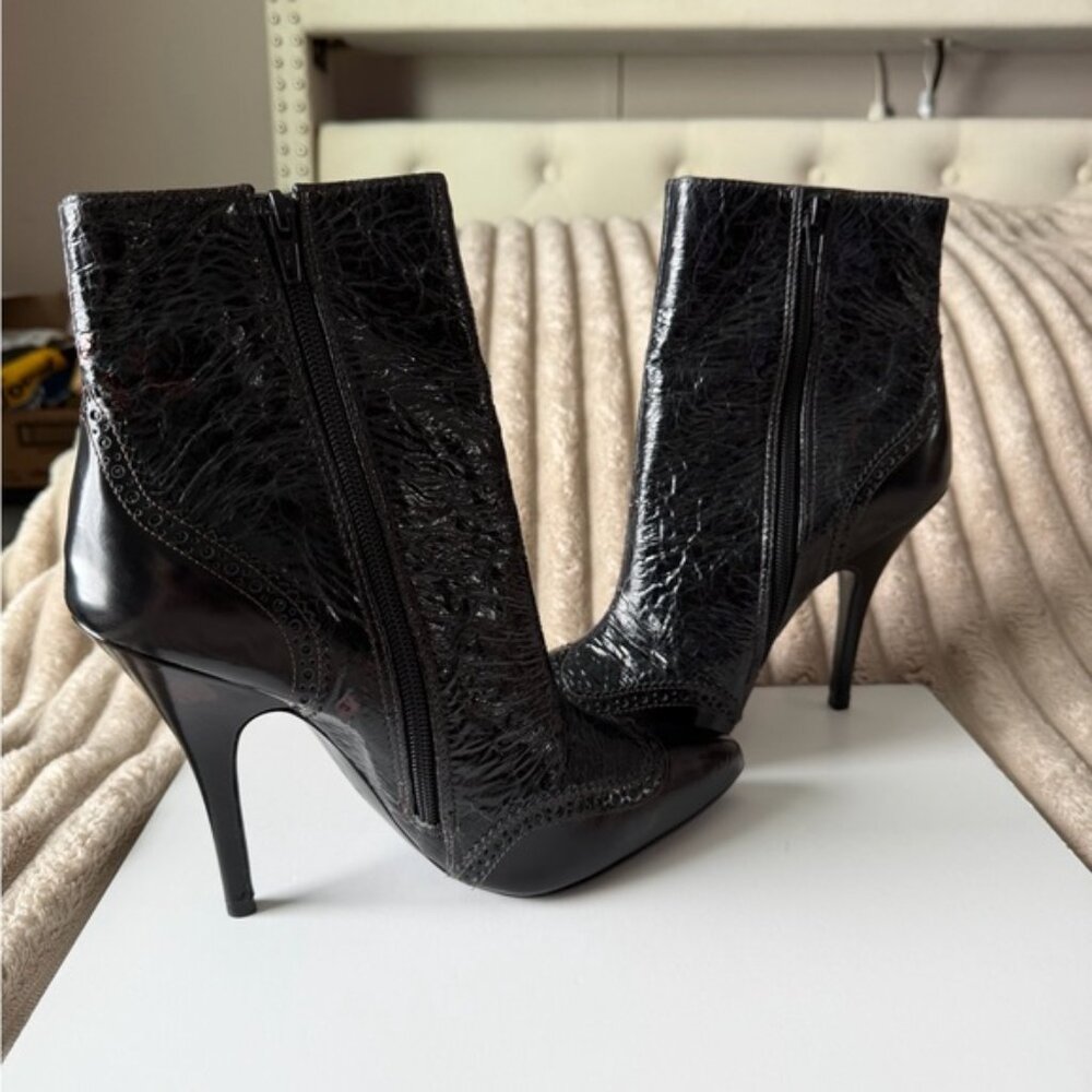 Tory Burch Black Patent Leather Crinkle Ankle Boots Size 9M - Picture 4 of 10